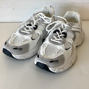 White chunky sneakers